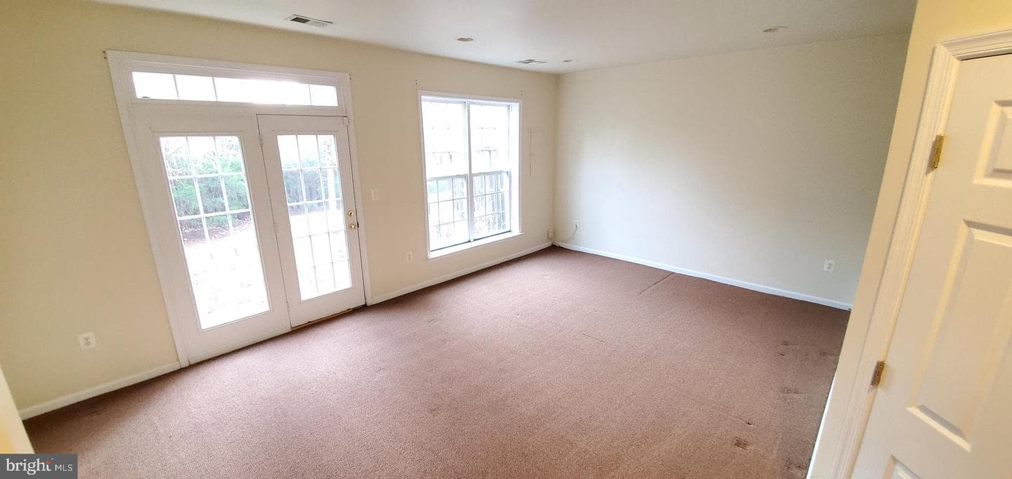 5685 Faircloth Court photo 4