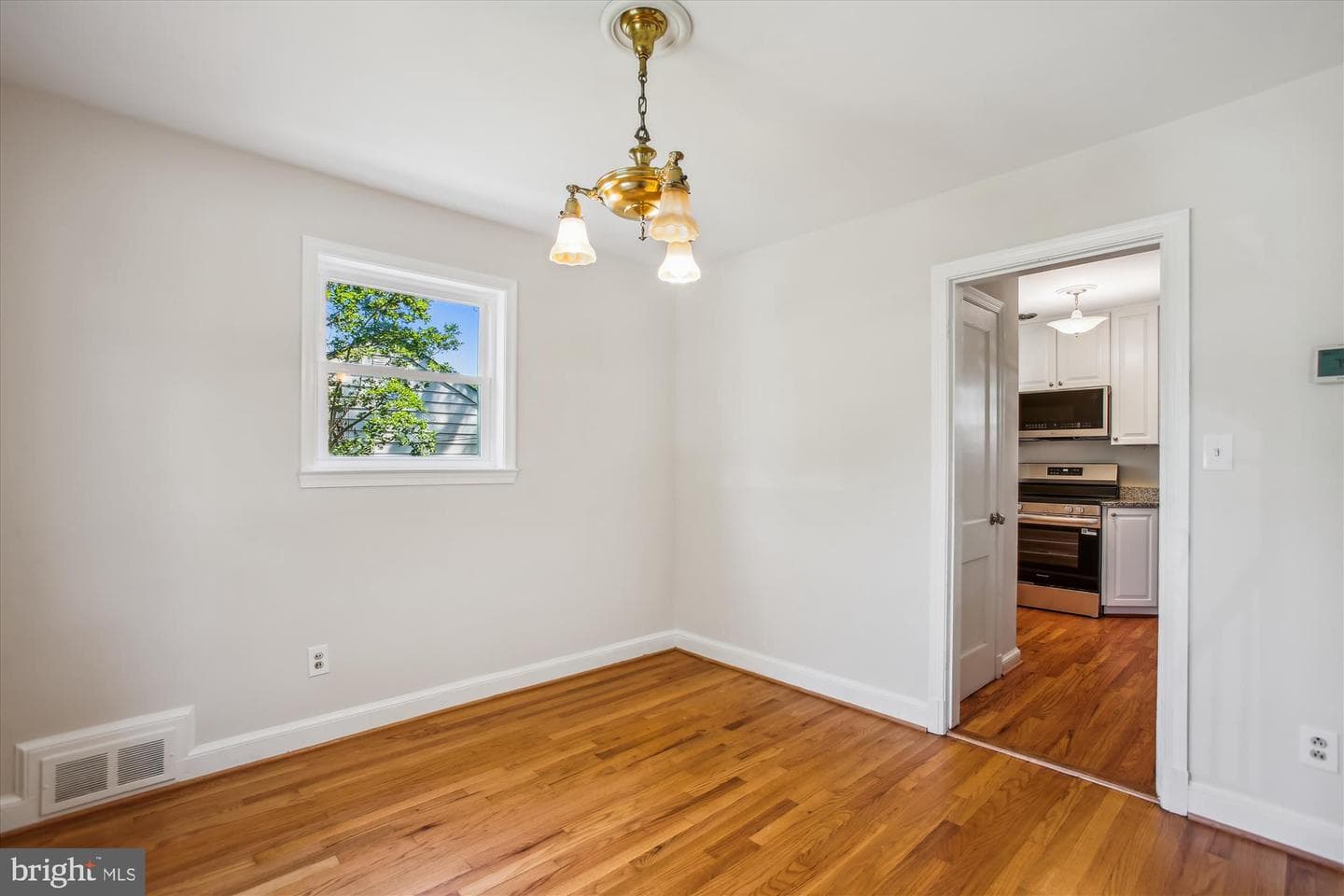 5909 Frederick Street photo 17