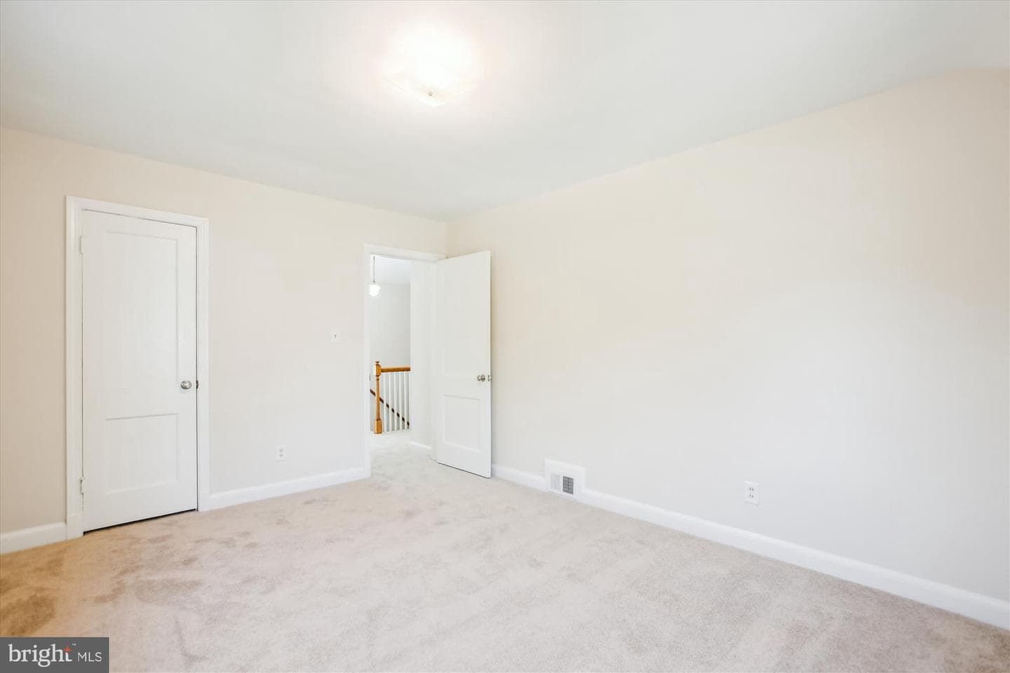 5909 Frederick Street photo 24