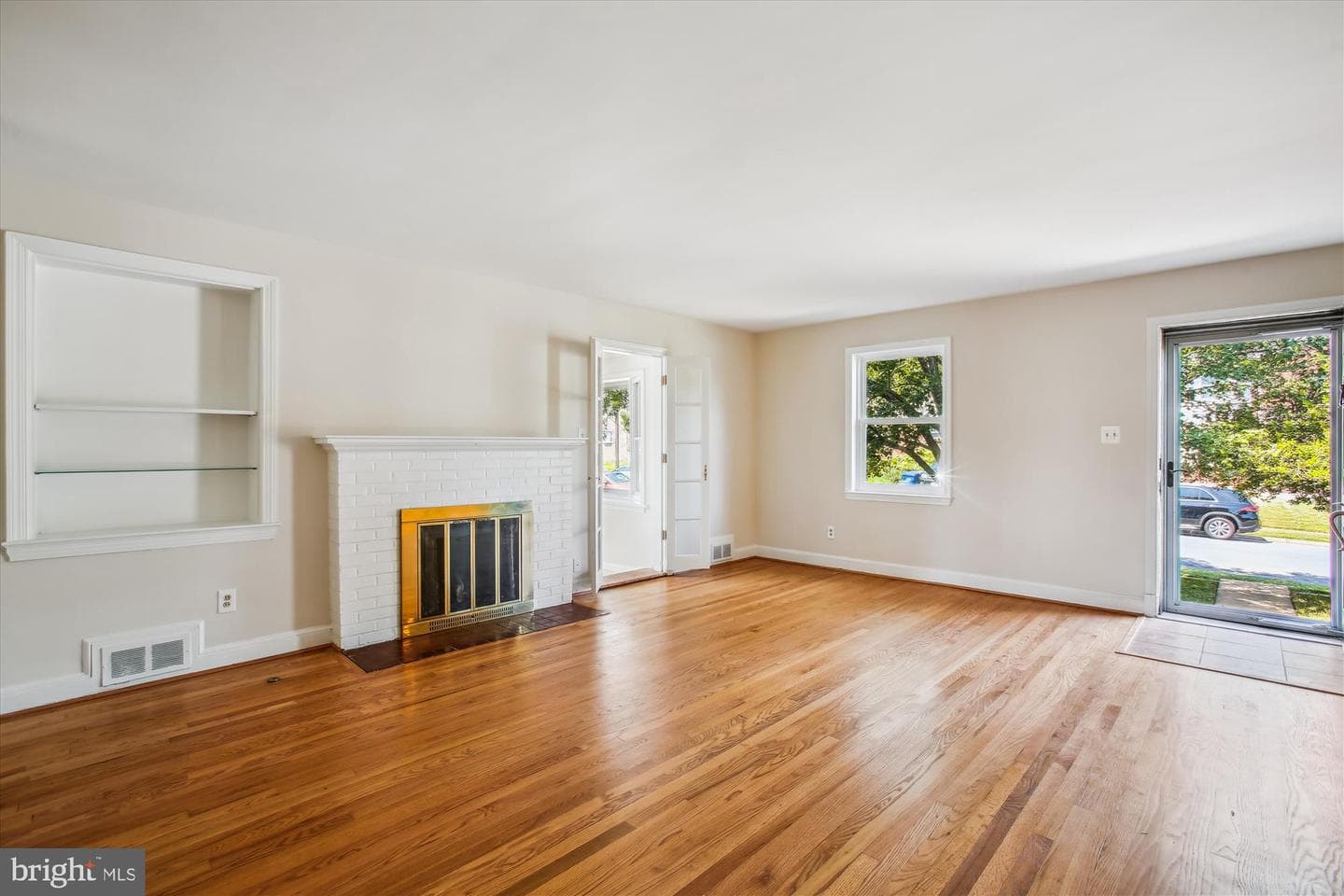 5909 Frederick Street photo 3