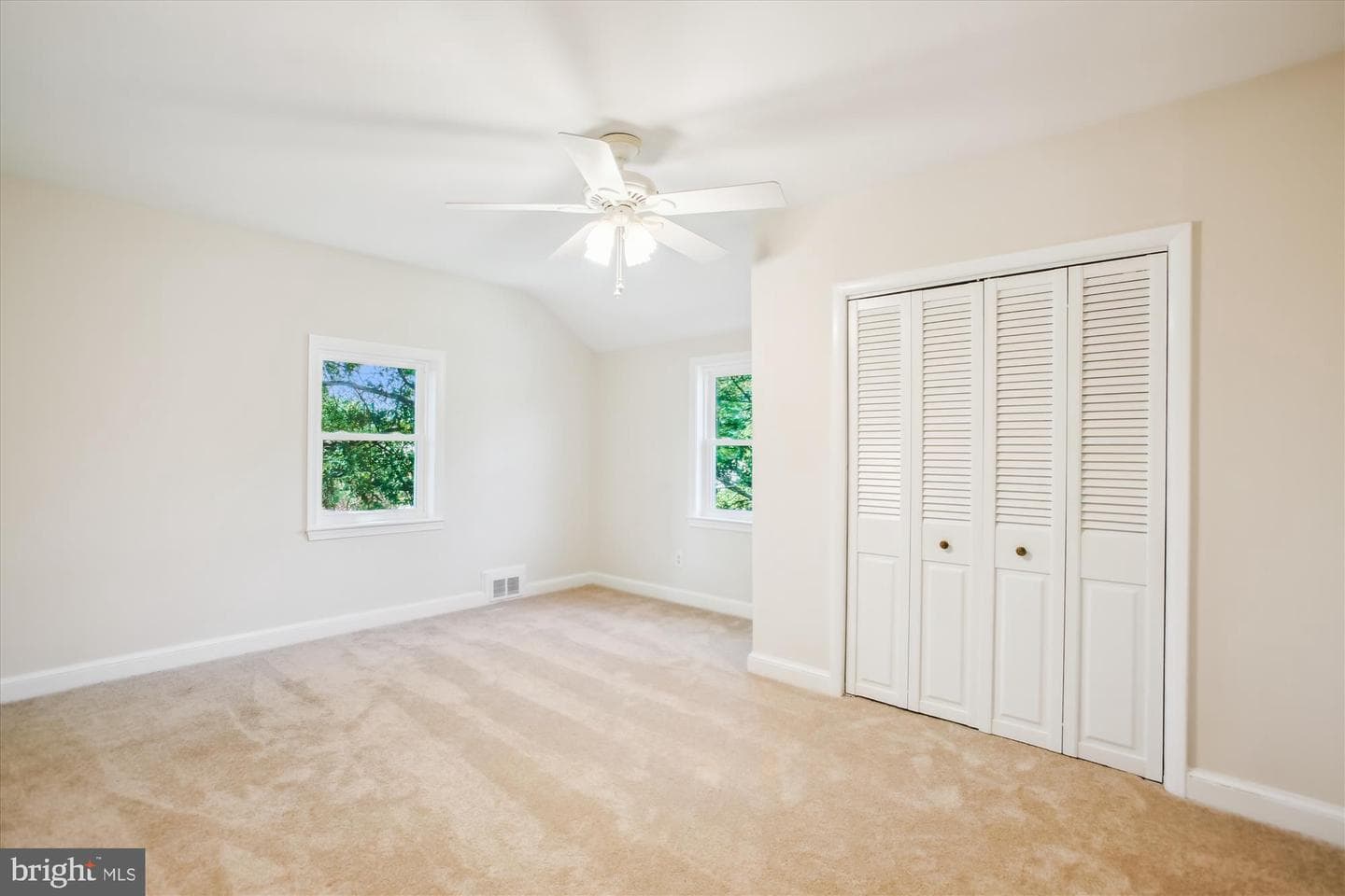5909 Frederick Street photo 30