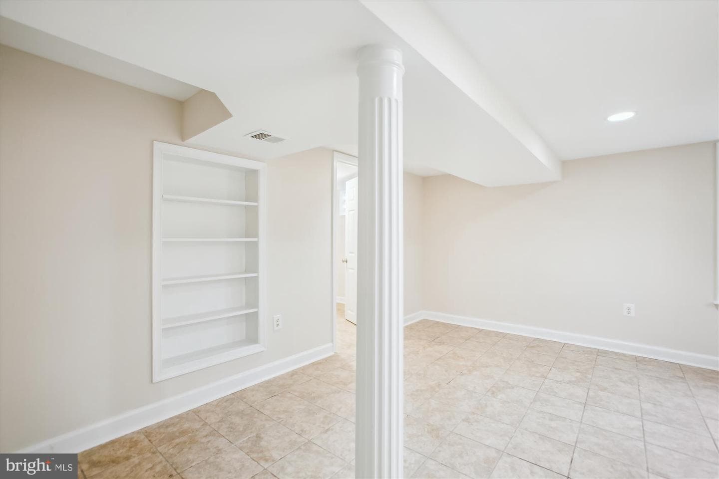 5909 Frederick Street photo 37