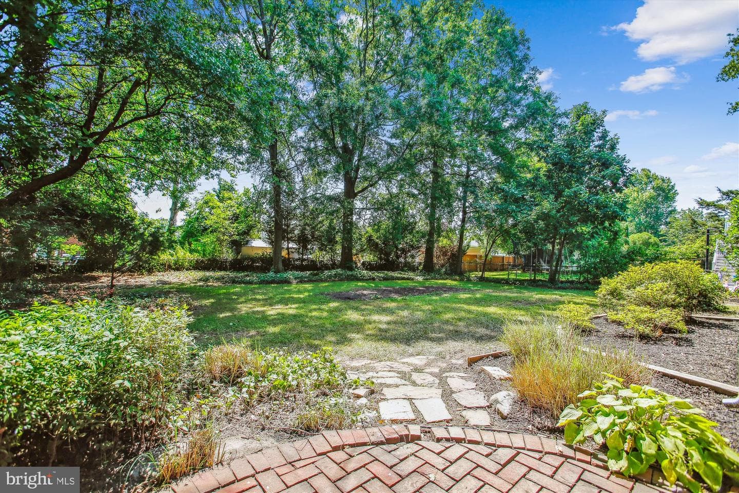 5909 Frederick Street photo 46