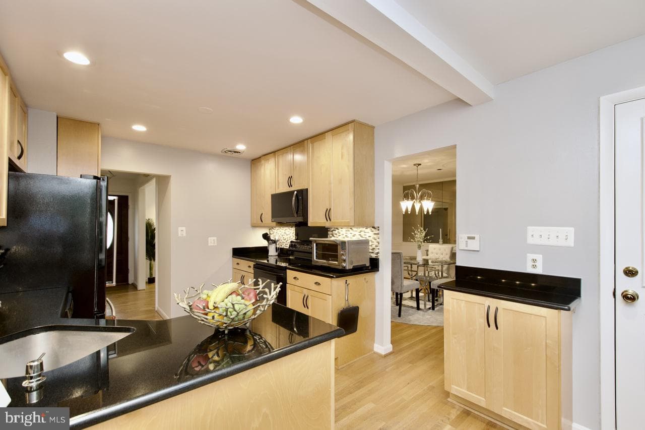6613 Kerns Road photo 10