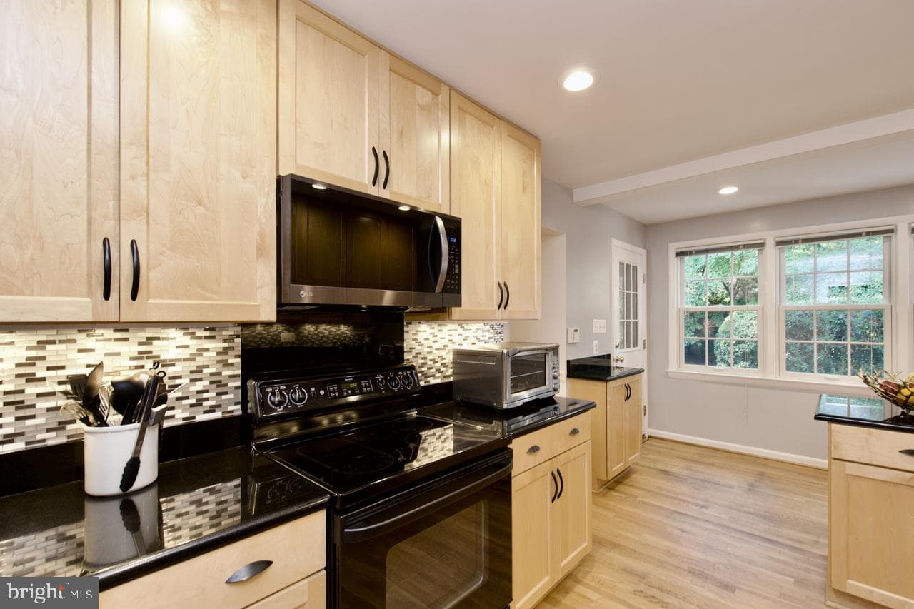 6613 Kerns Road photo 12