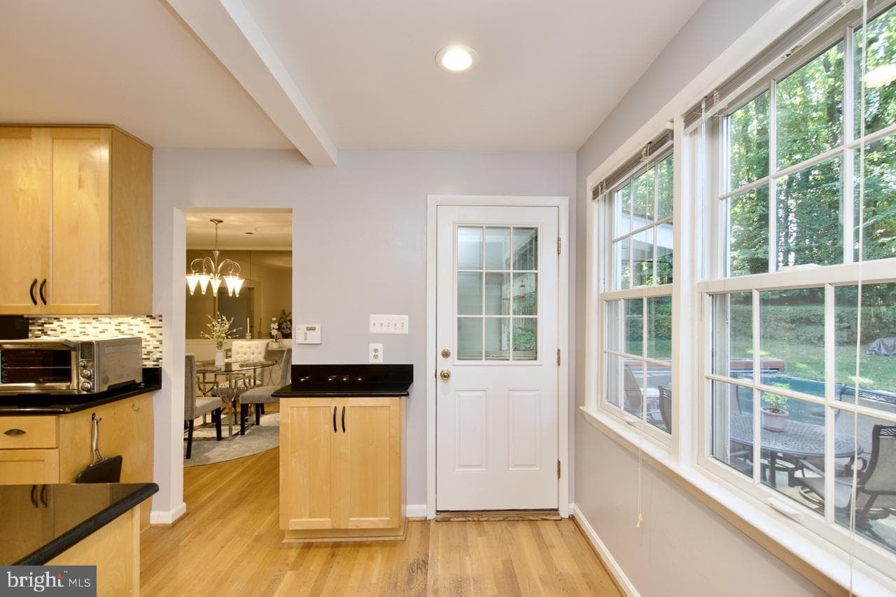 6613 Kerns Road photo 14