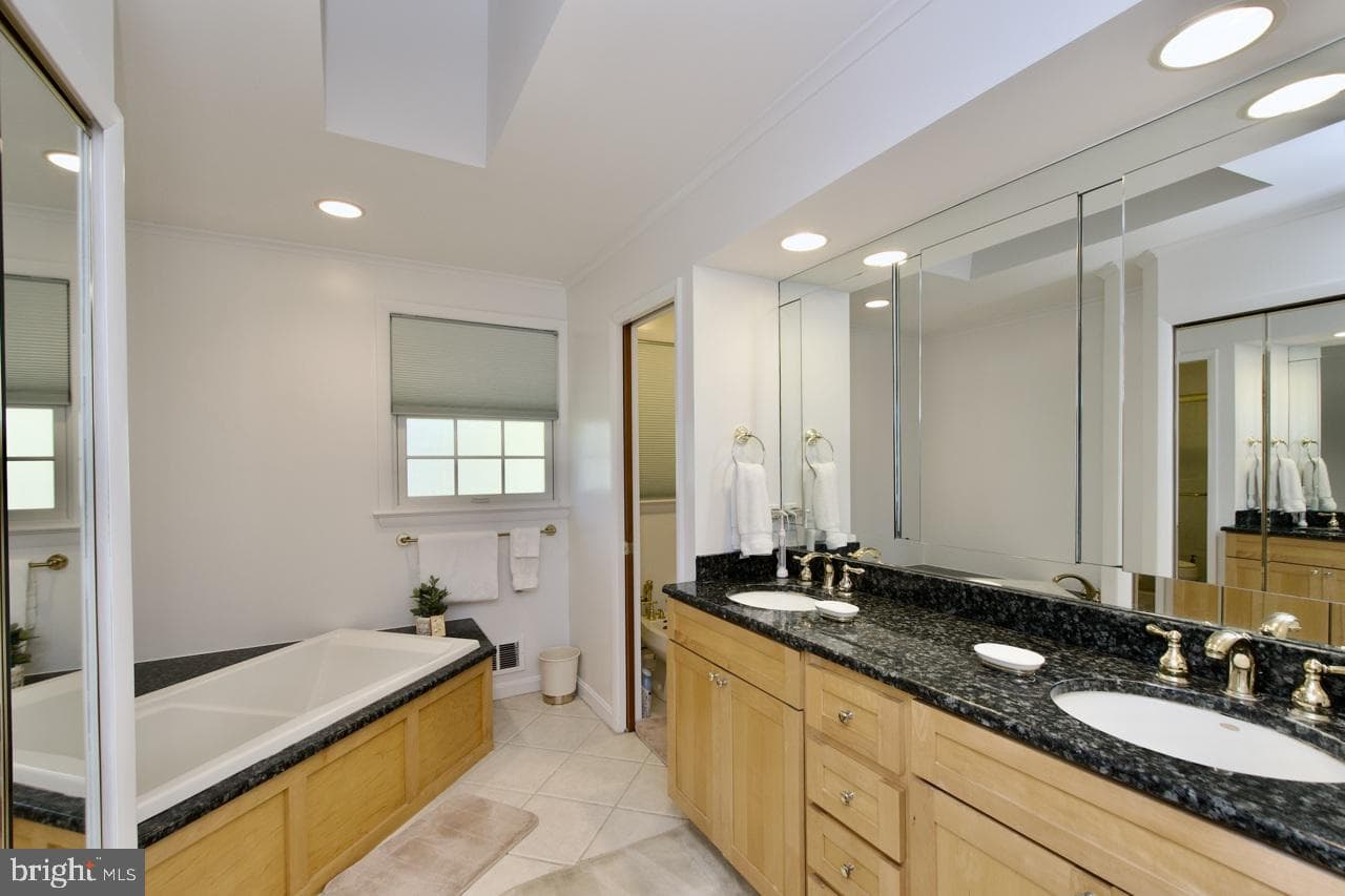 6613 Kerns Road photo 19