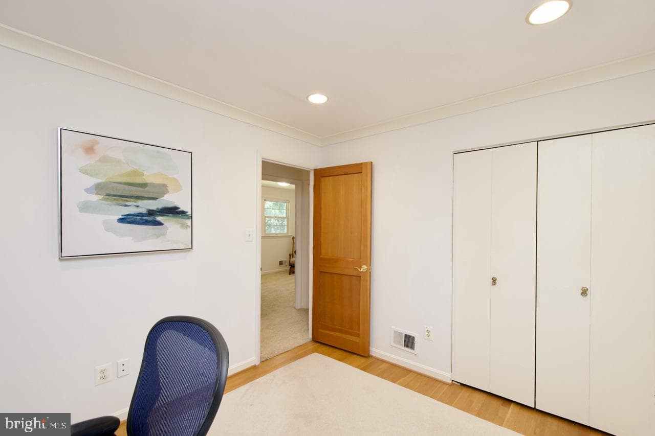 6613 Kerns Road photo 23