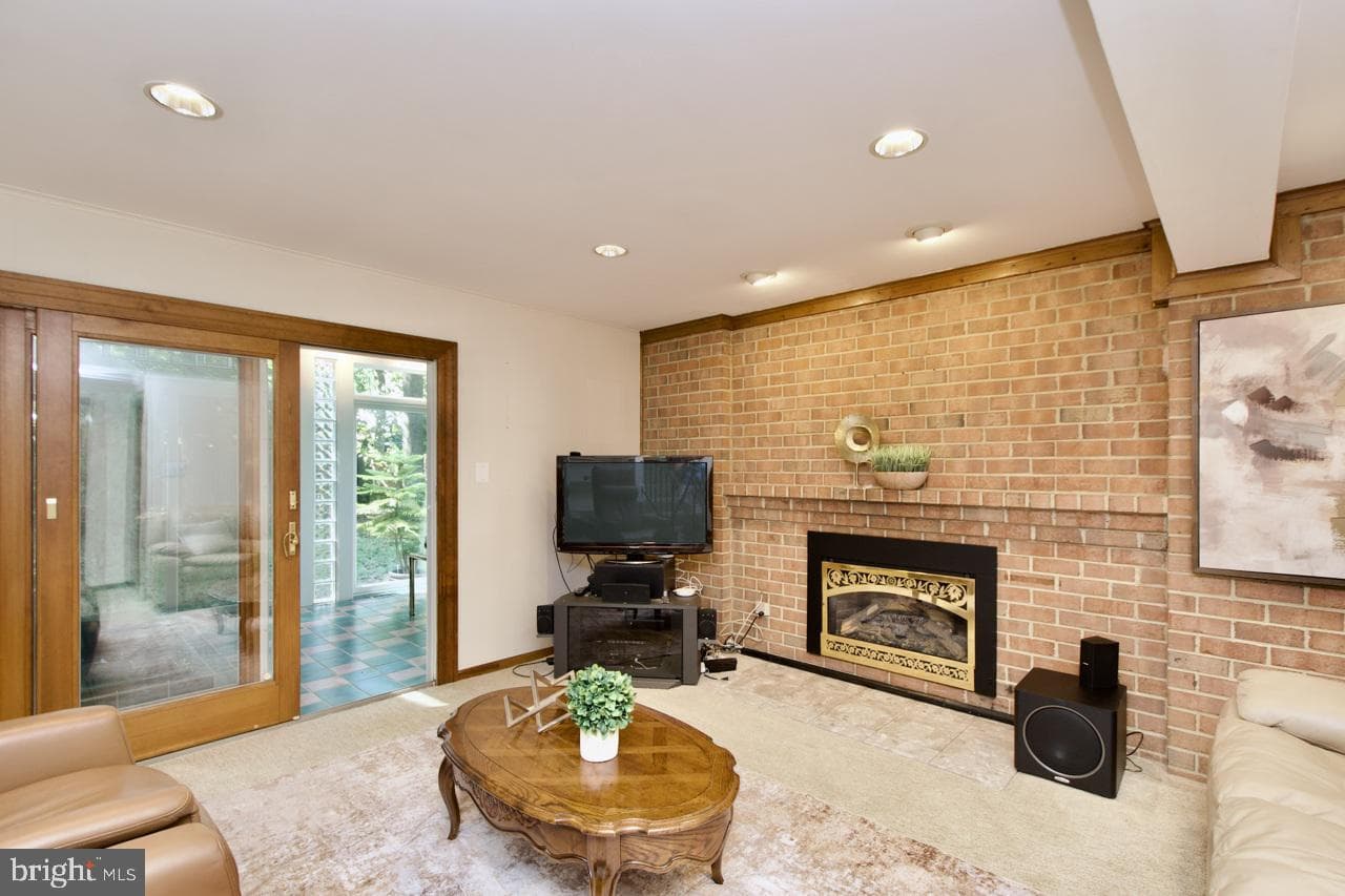 6613 Kerns Road photo 29