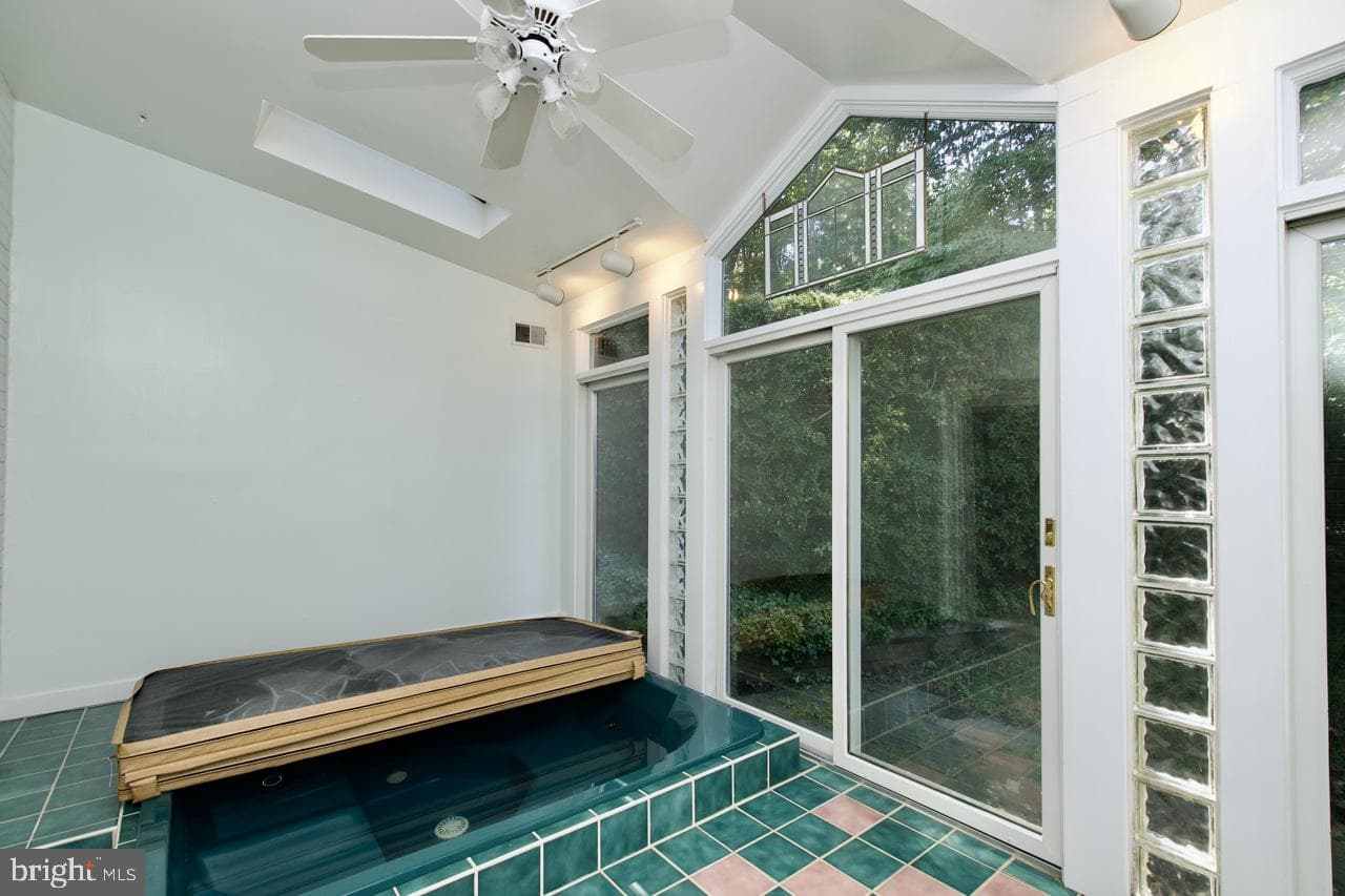 6613 Kerns Road photo 33