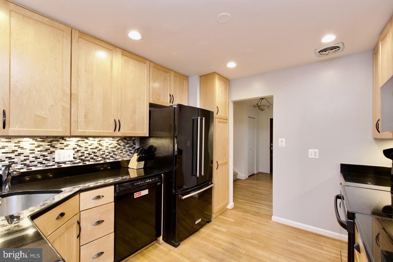 6613 Kerns Road photo 9
