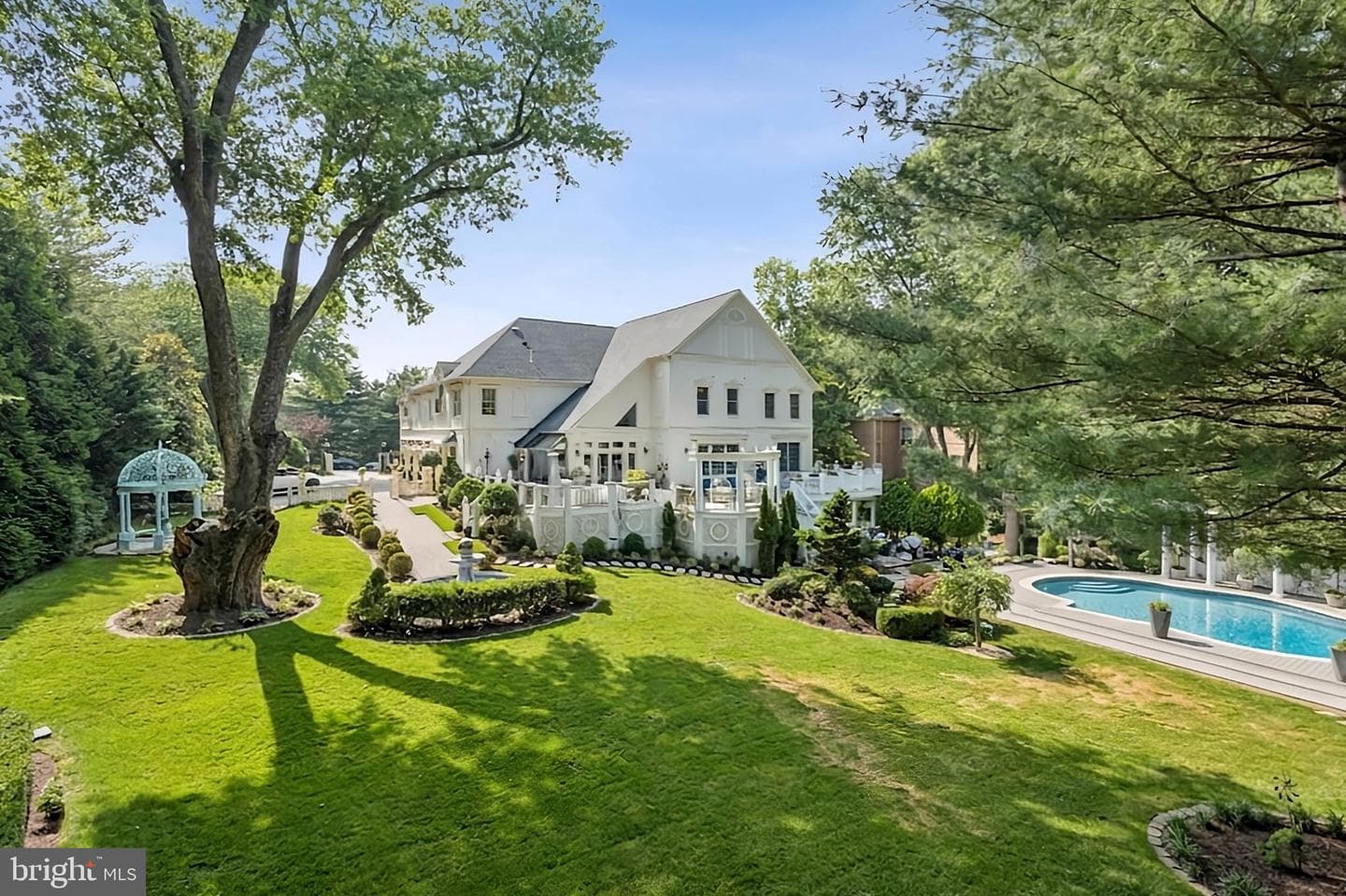 423 Seneca Road photo 52