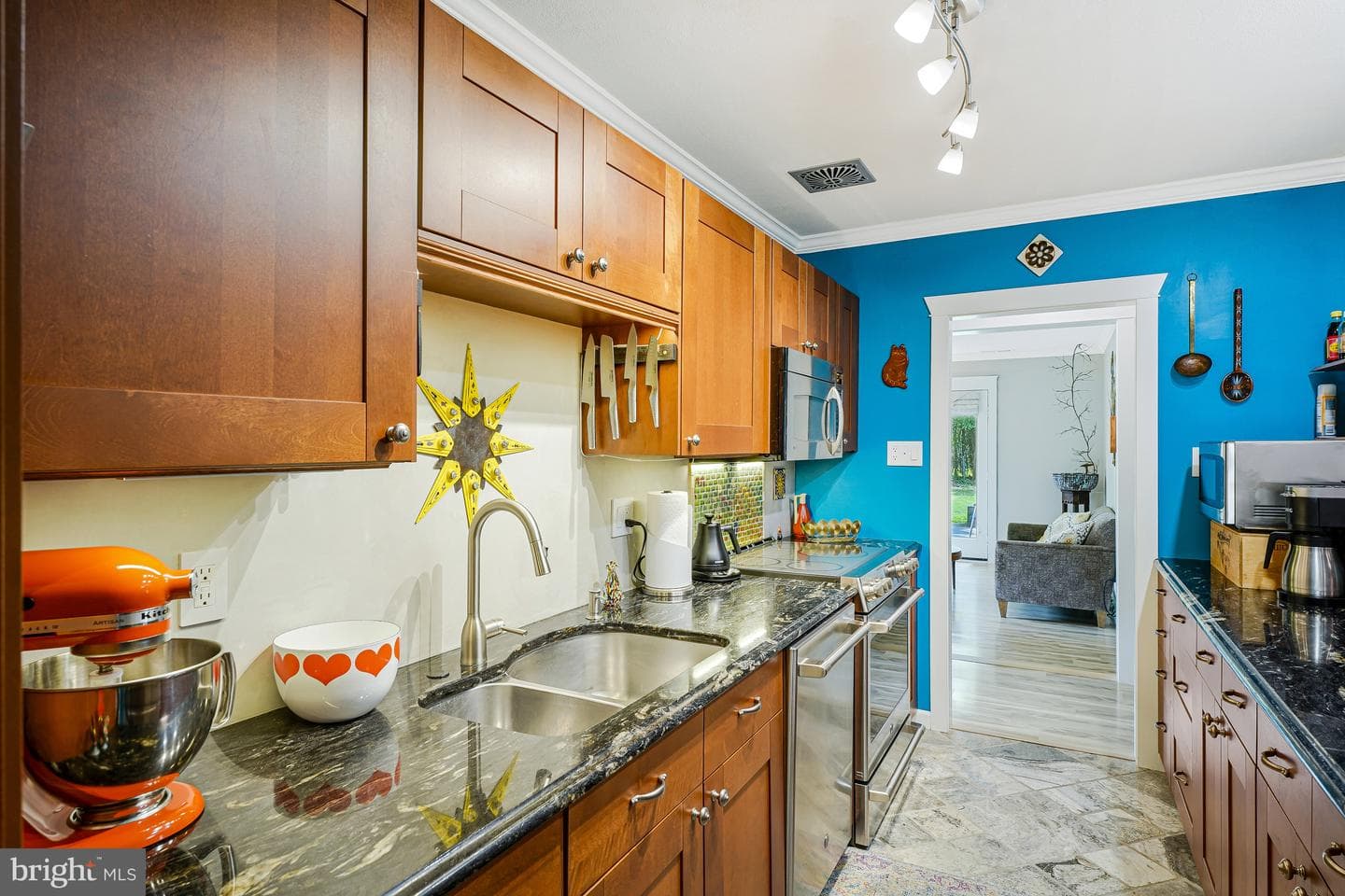 8615 Acorn Circle photo 5