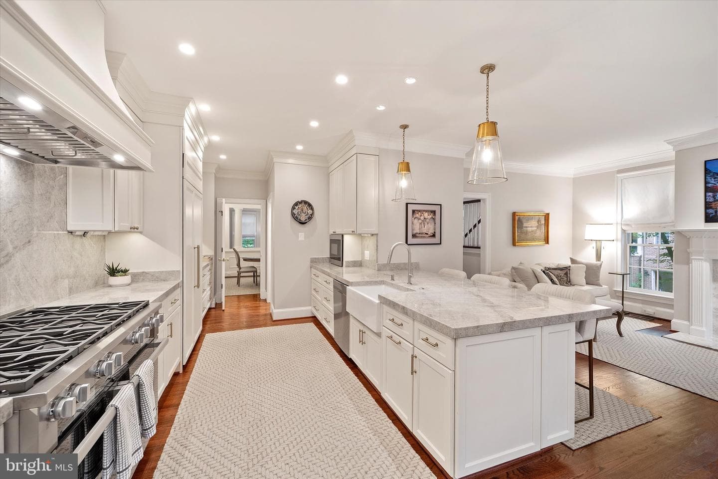 2011 Mayfair McLean Court photo 1