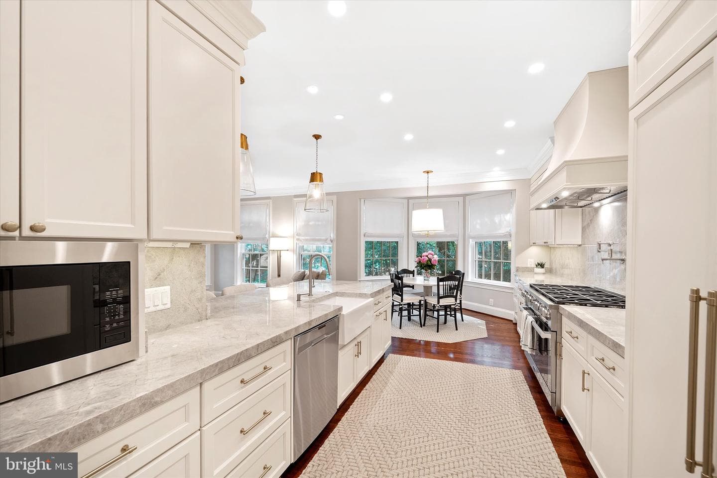 2011 Mayfair McLean Court photo 8