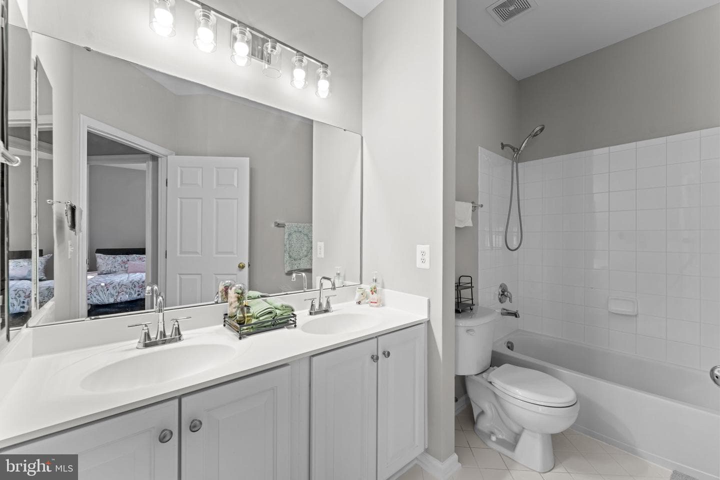 9958 E Hill Drive photo 35