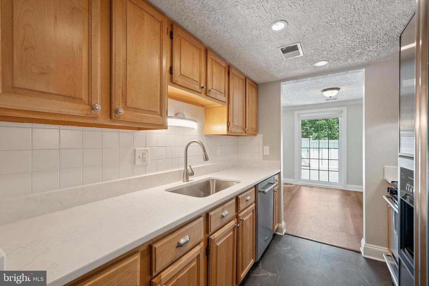 1511 Twisted Oak Drive photo 10