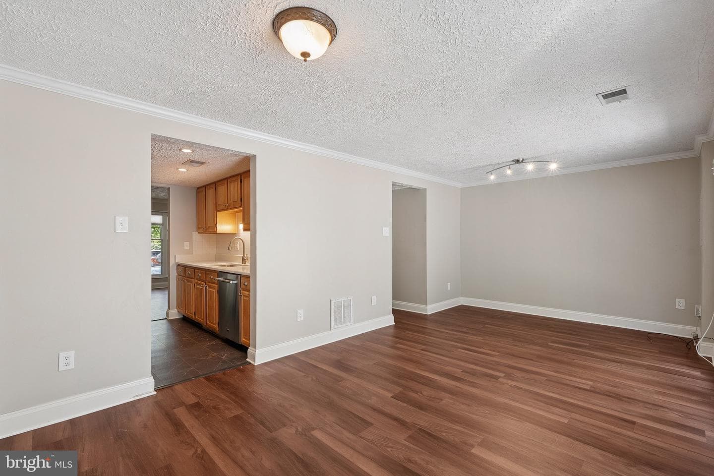 1511 Twisted Oak Drive photo 13