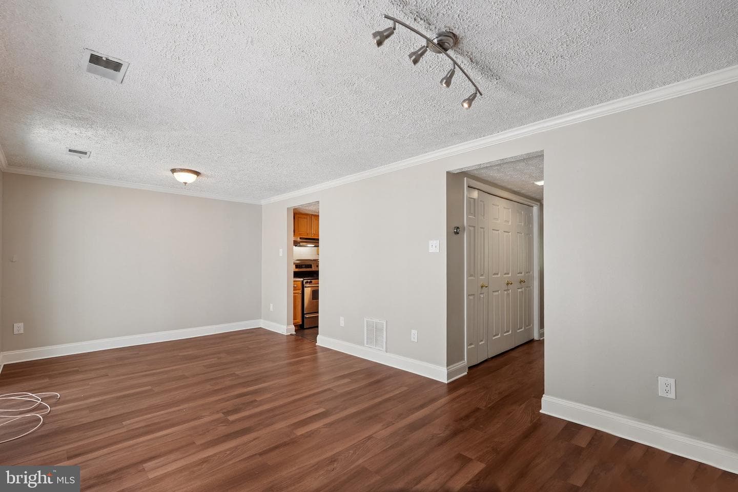1511 Twisted Oak Drive photo 14