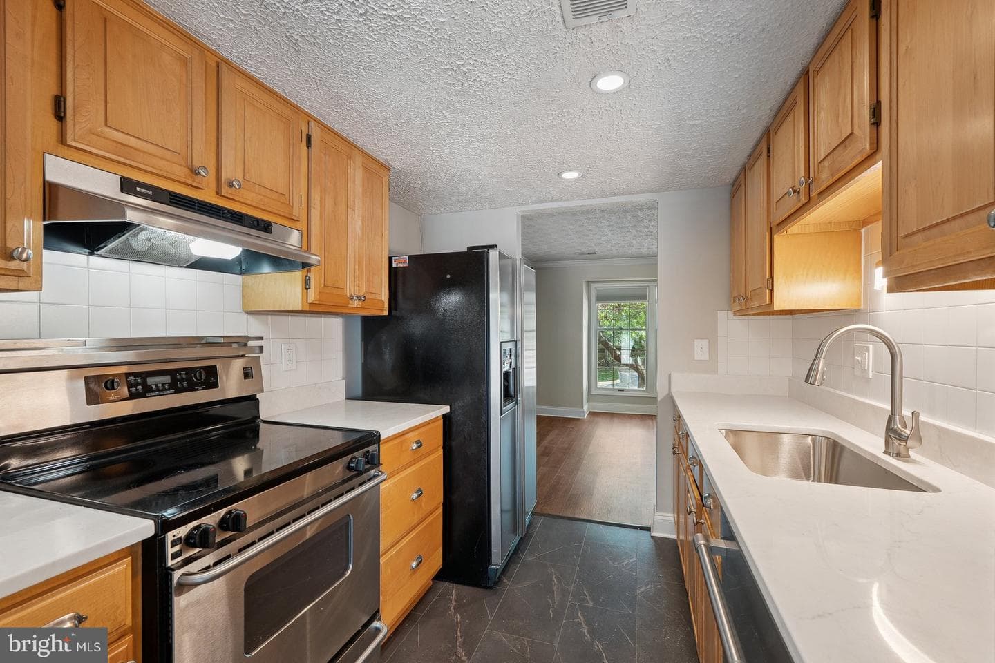 1511 Twisted Oak Drive photo 8