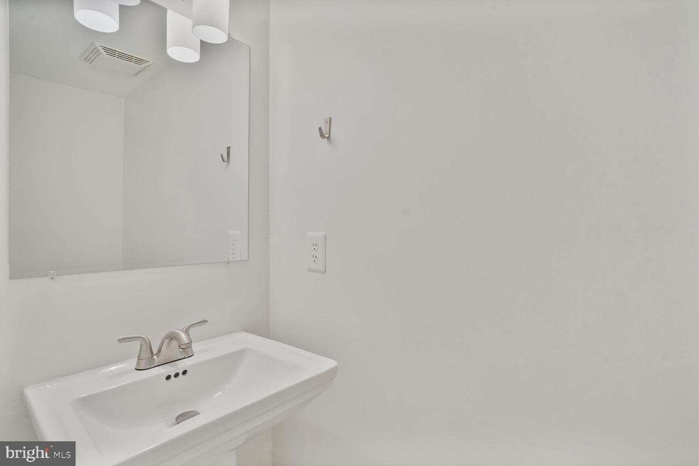 7966 Arden Court photo 32
