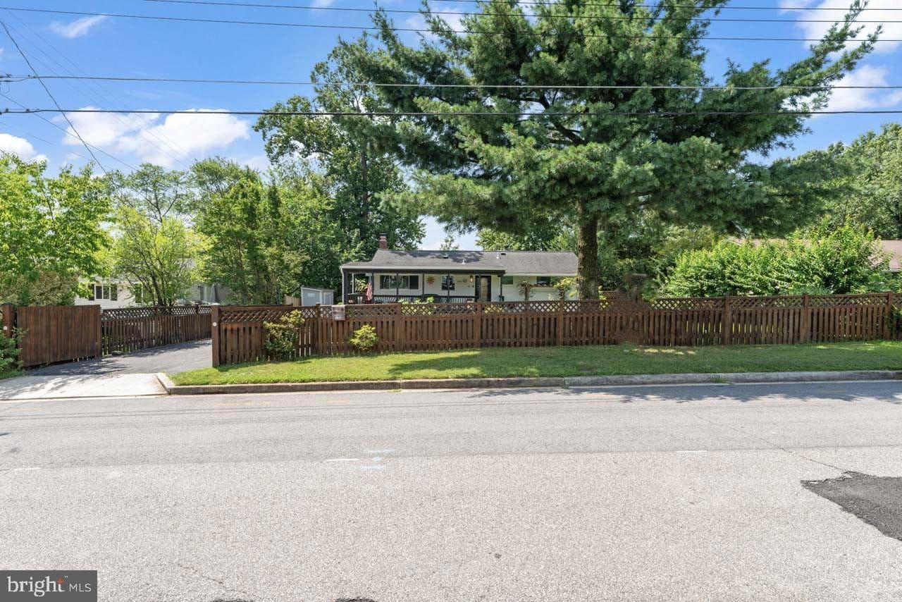4511 Apple Tree Drive photo 2
