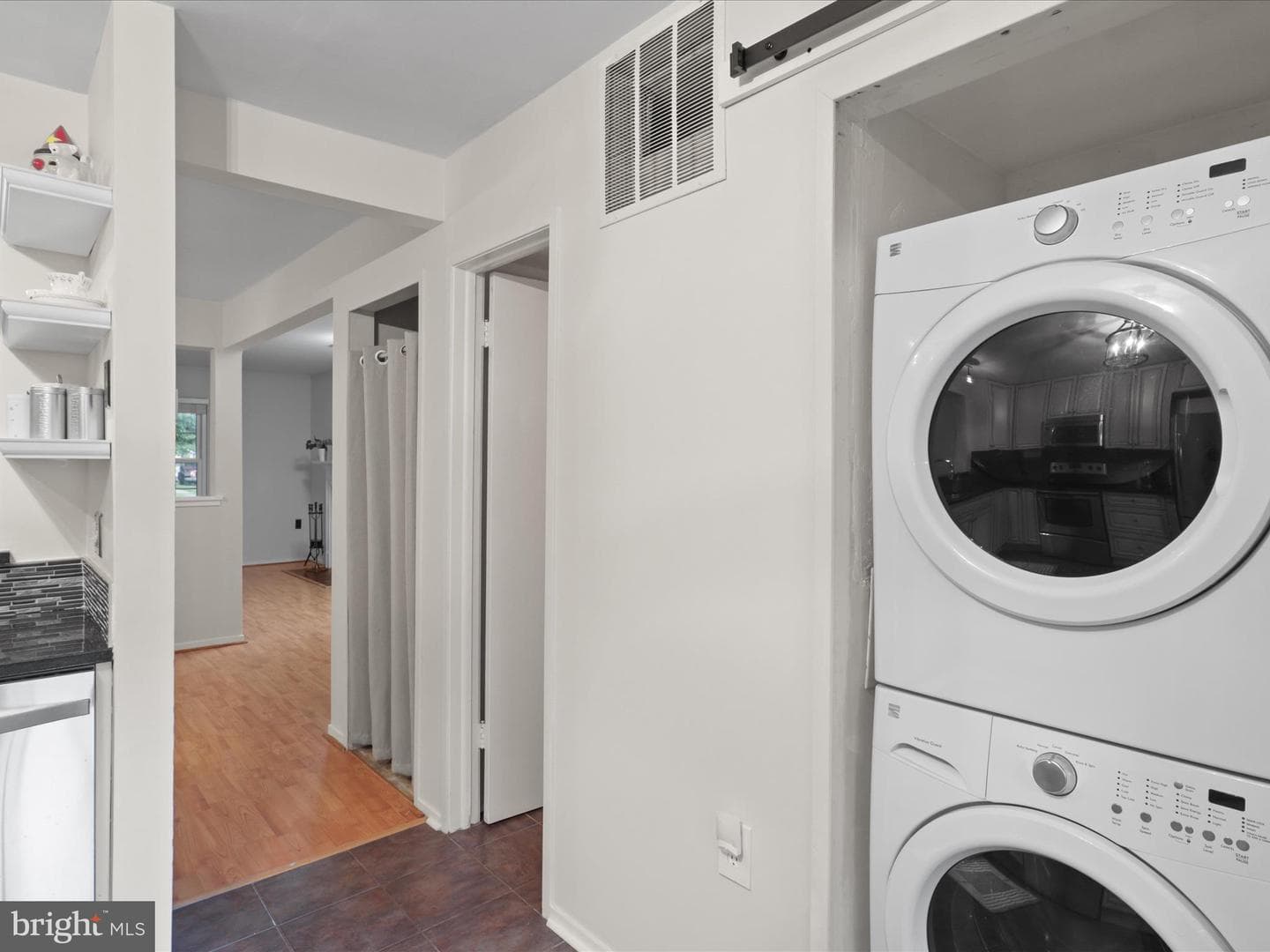 8694 Venoy Court photo 16