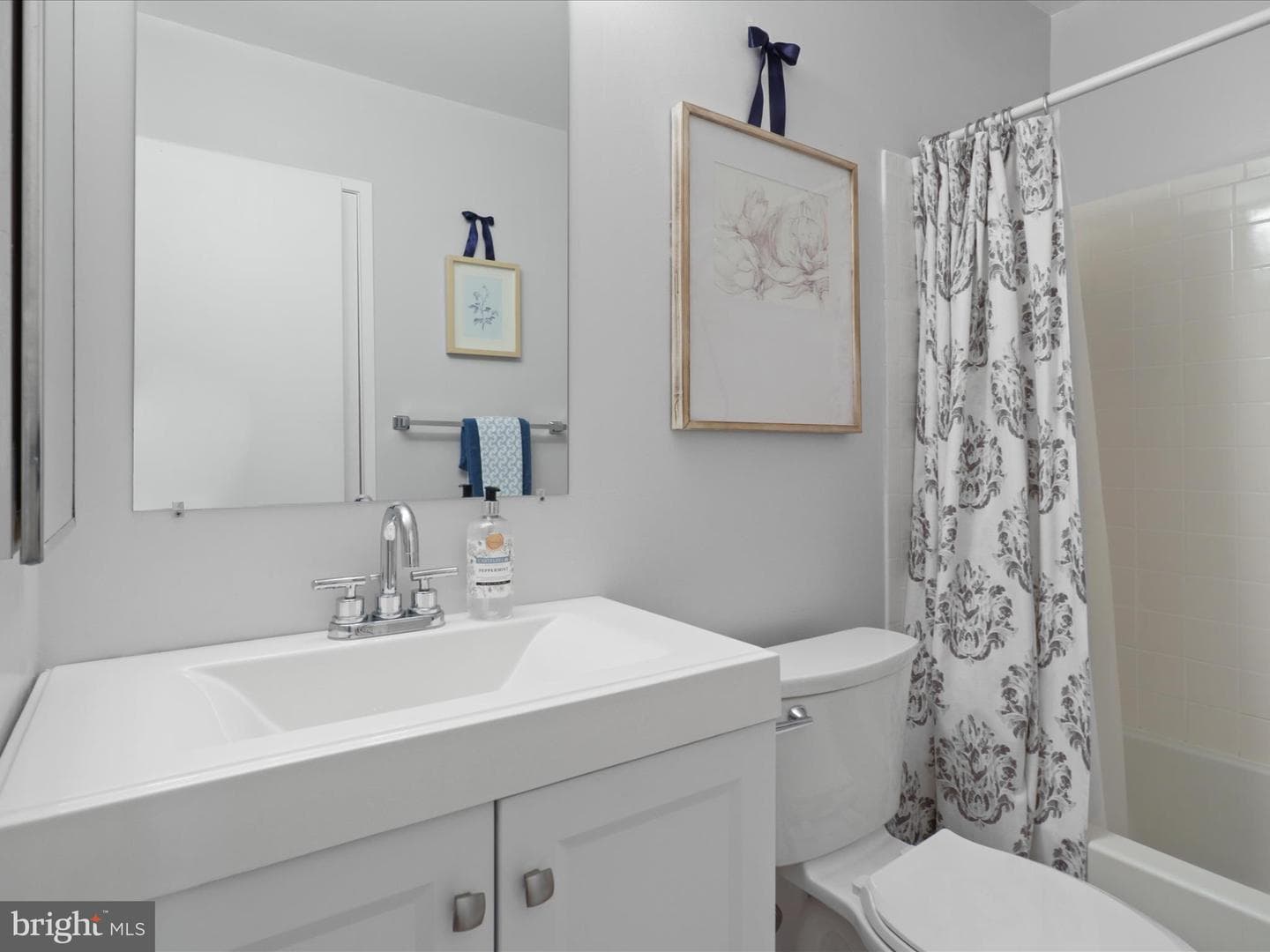 8694 Venoy Court photo 19