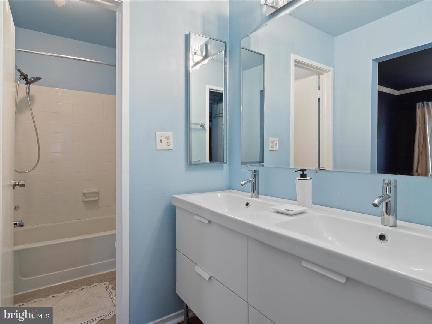 8694 Venoy Court photo 25