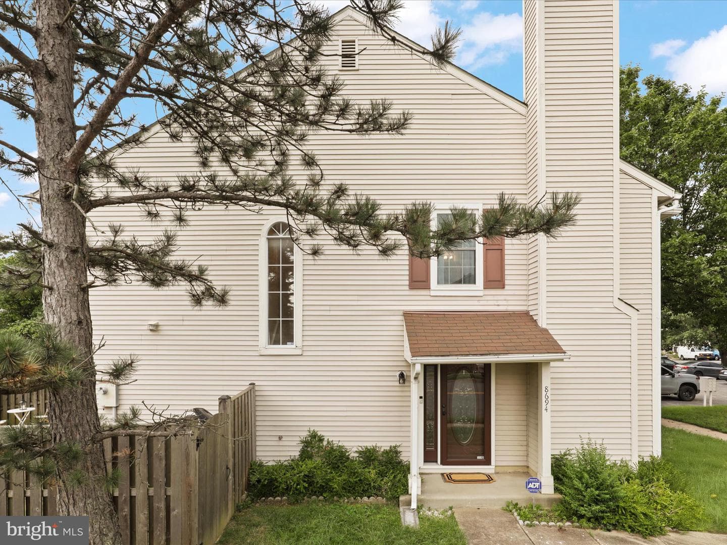 8694 Venoy Court photo 3