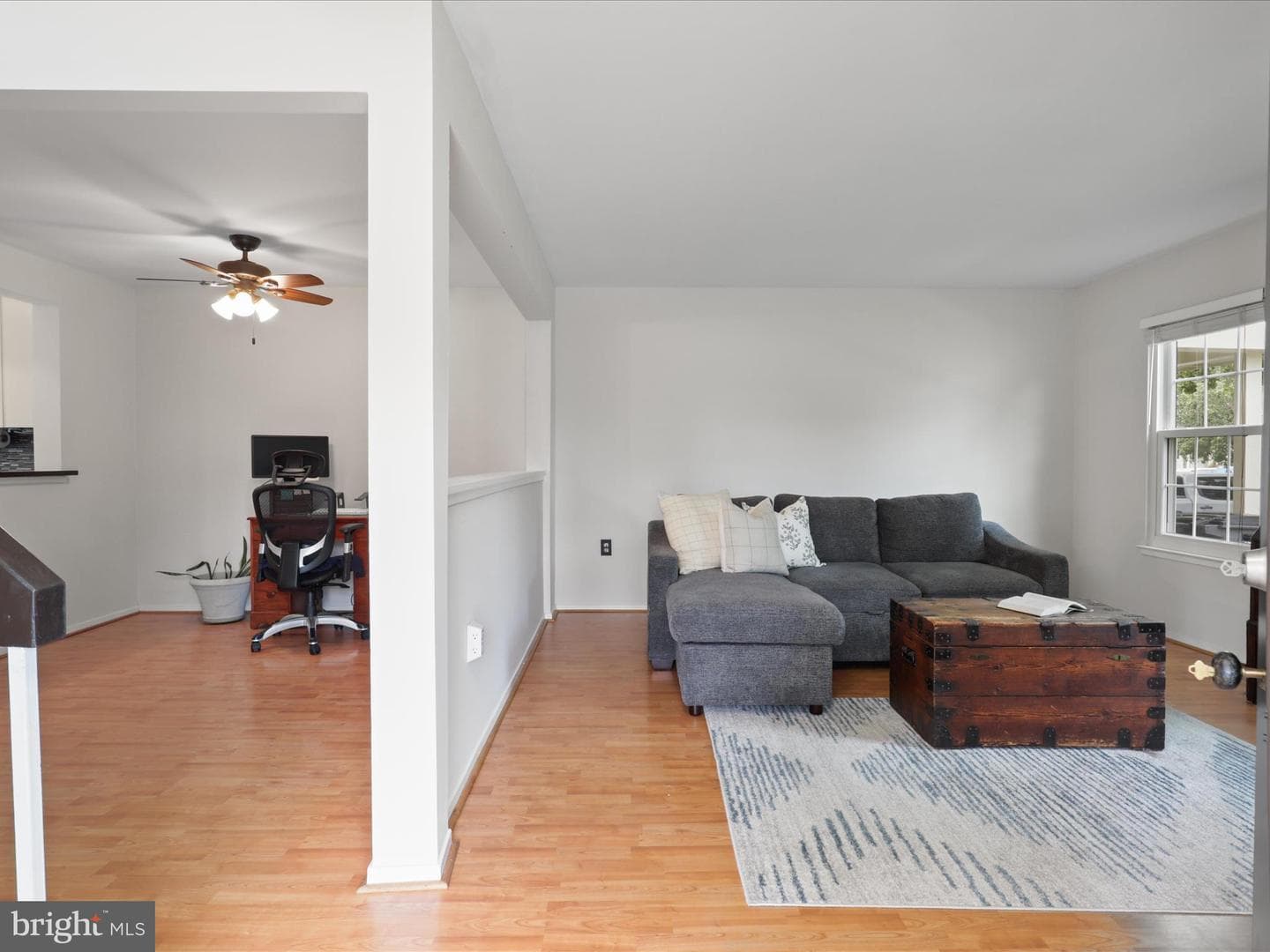 8694 Venoy Court photo 4
