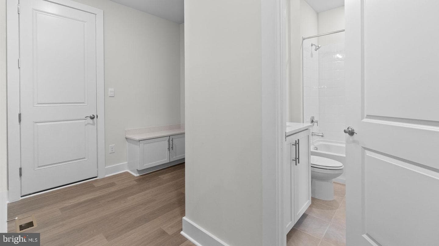 8281 Colling Manor Court photo 12
