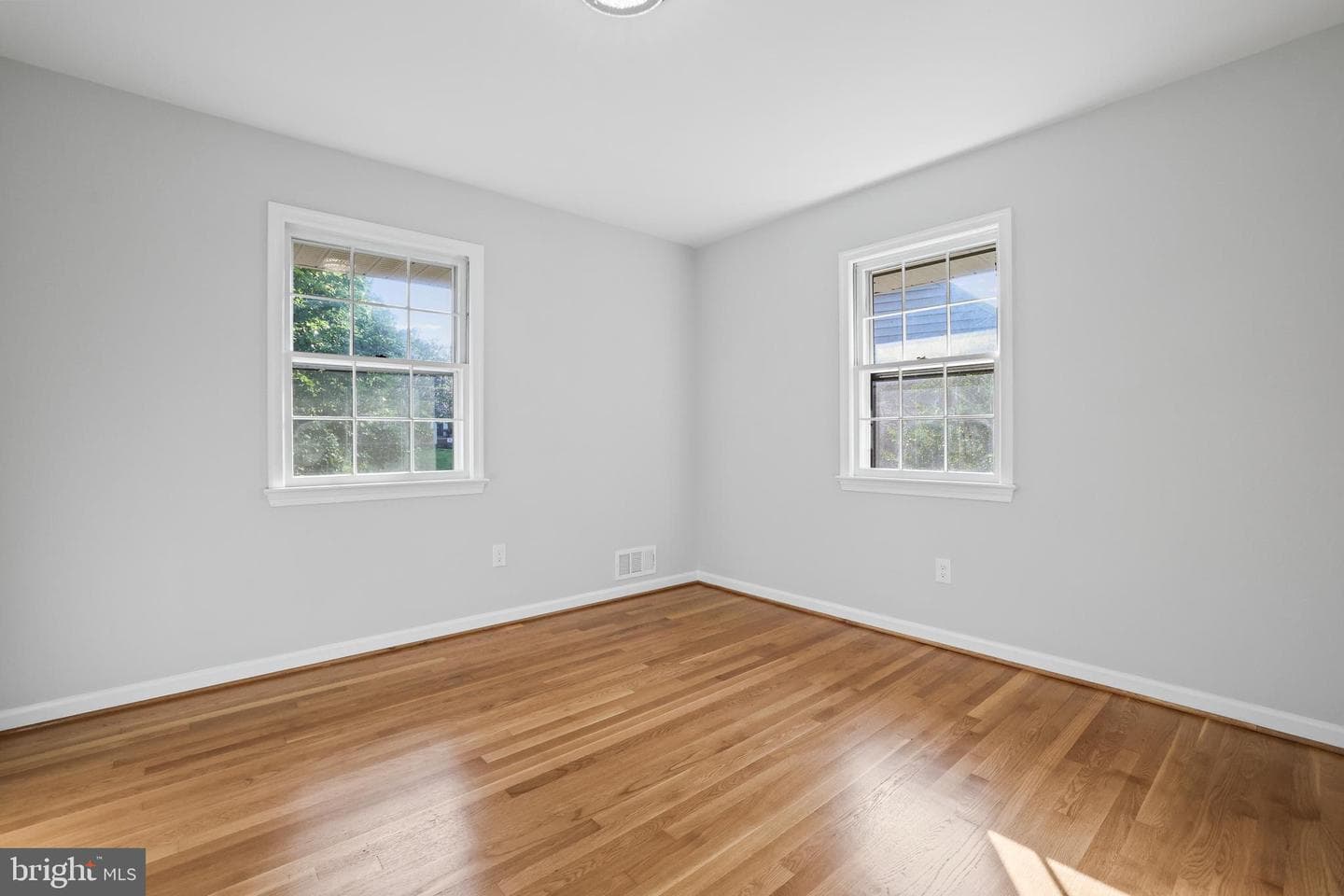906 Danton Lane photo 26
