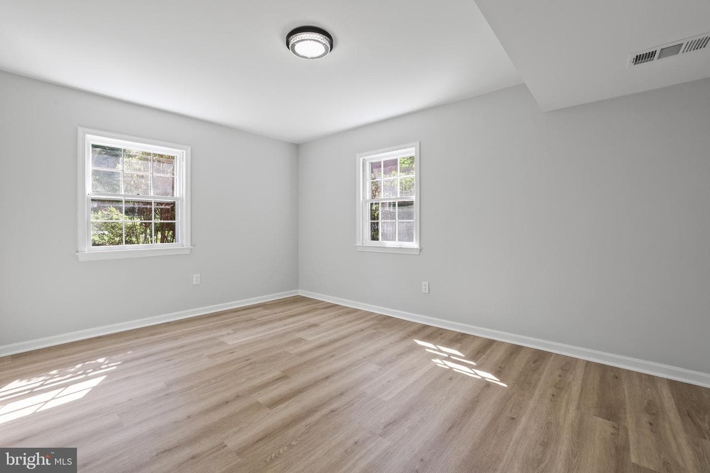 906 Danton Lane photo 34