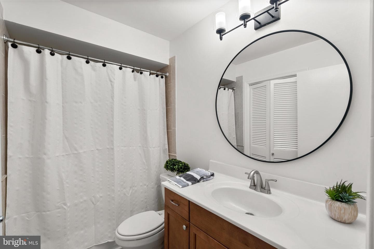 8384 Forrester Boulevard photo 21