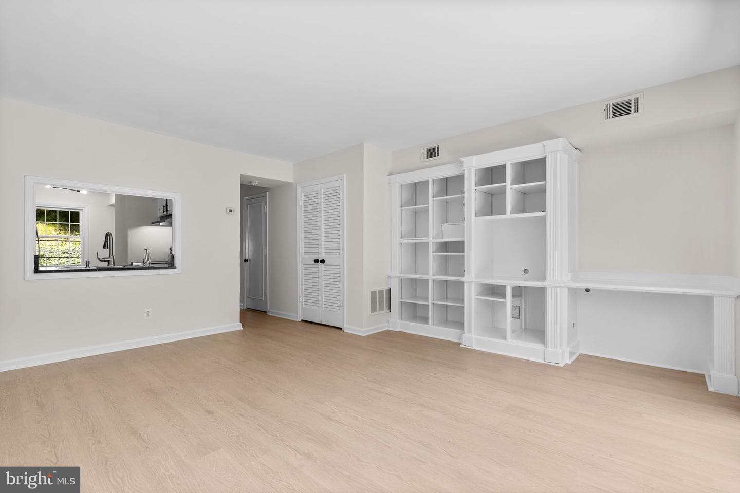 8384 Forrester Boulevard photo 6