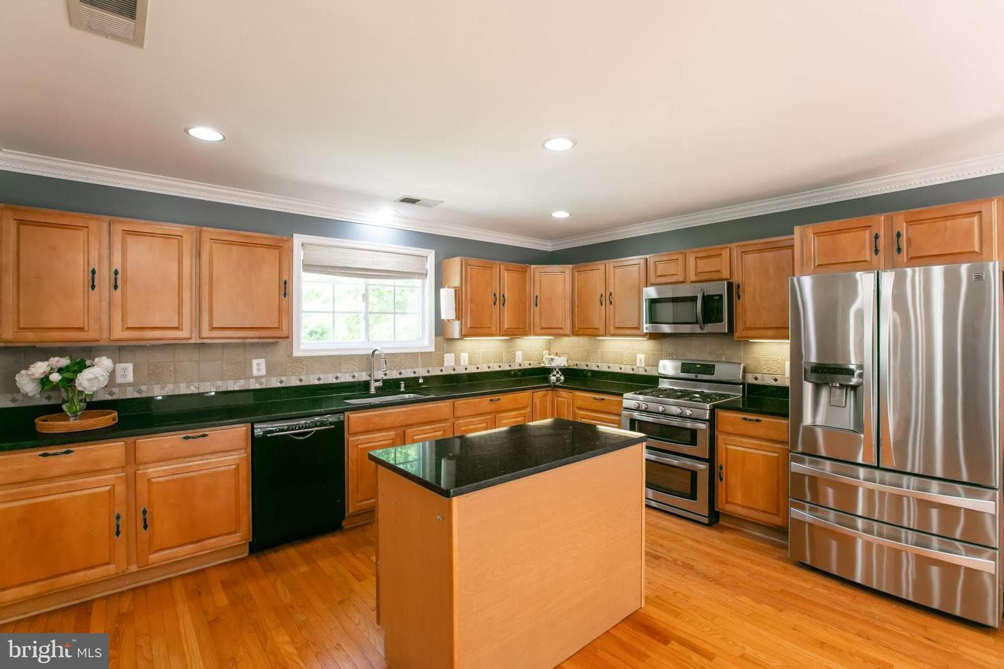 5722 Larpin Lane photo 14