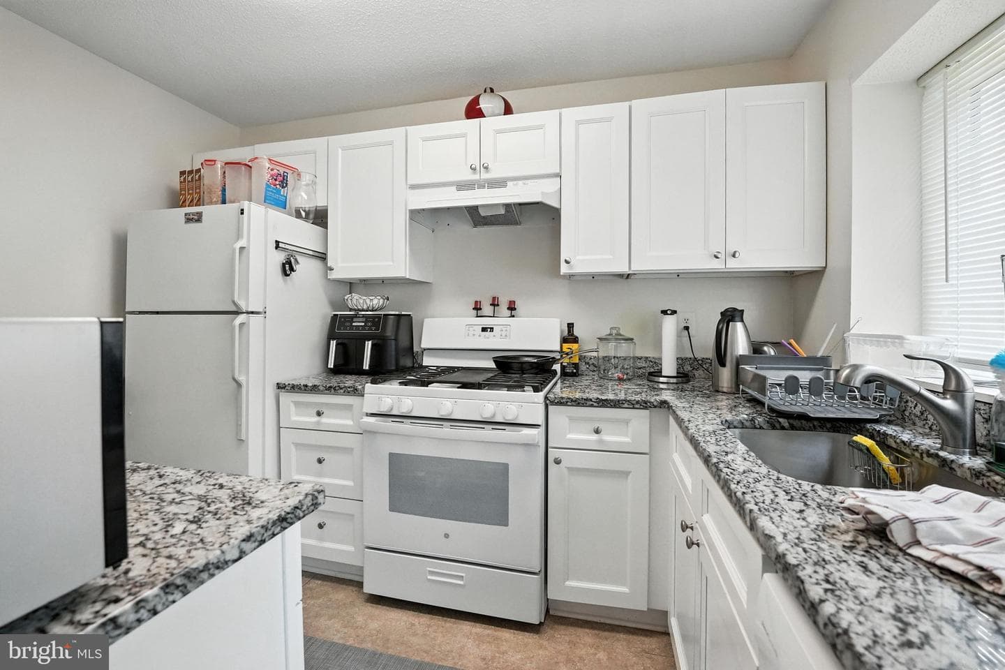 6529 Old Carriage Drive photo 7