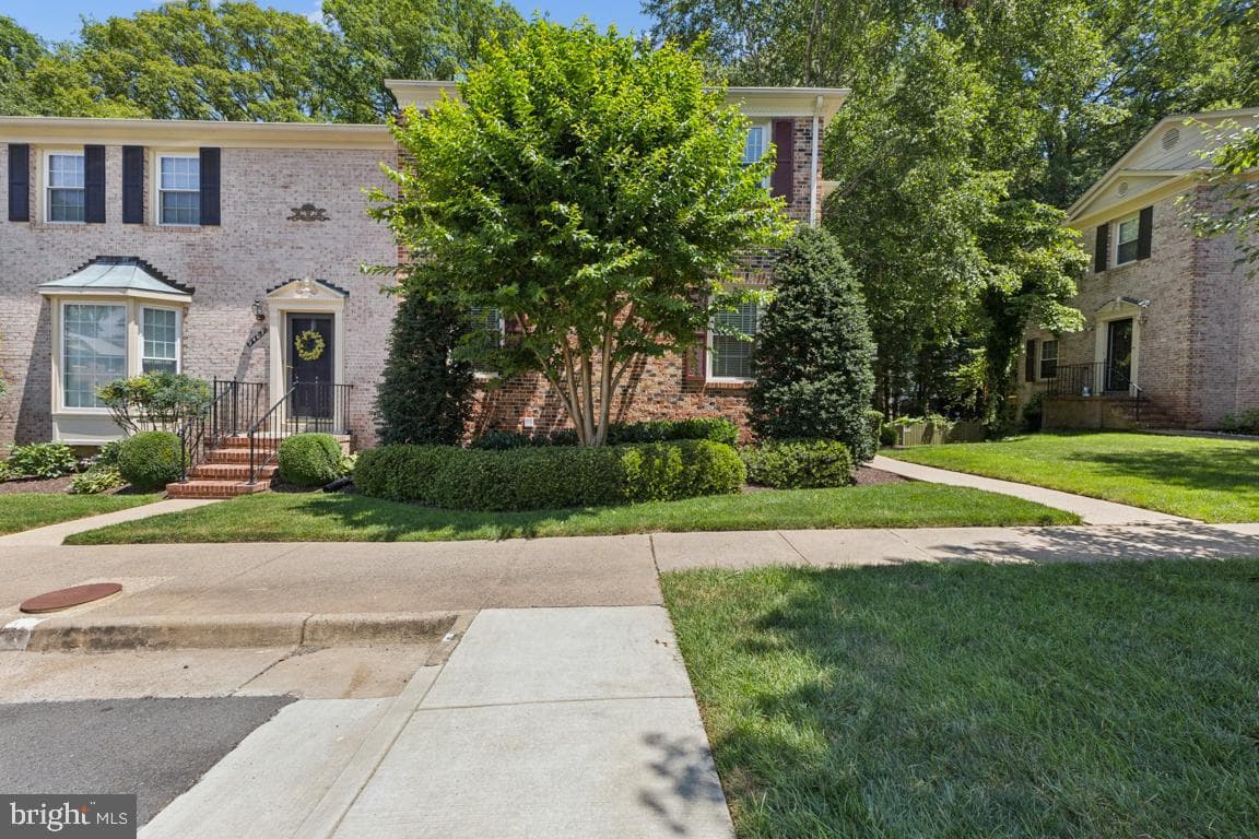 9409 Park Hunt Court photo 3