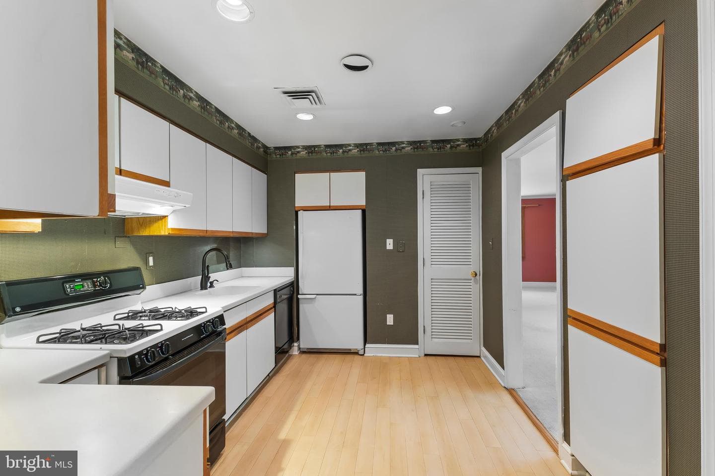 6308 Hawaii Court photo 13