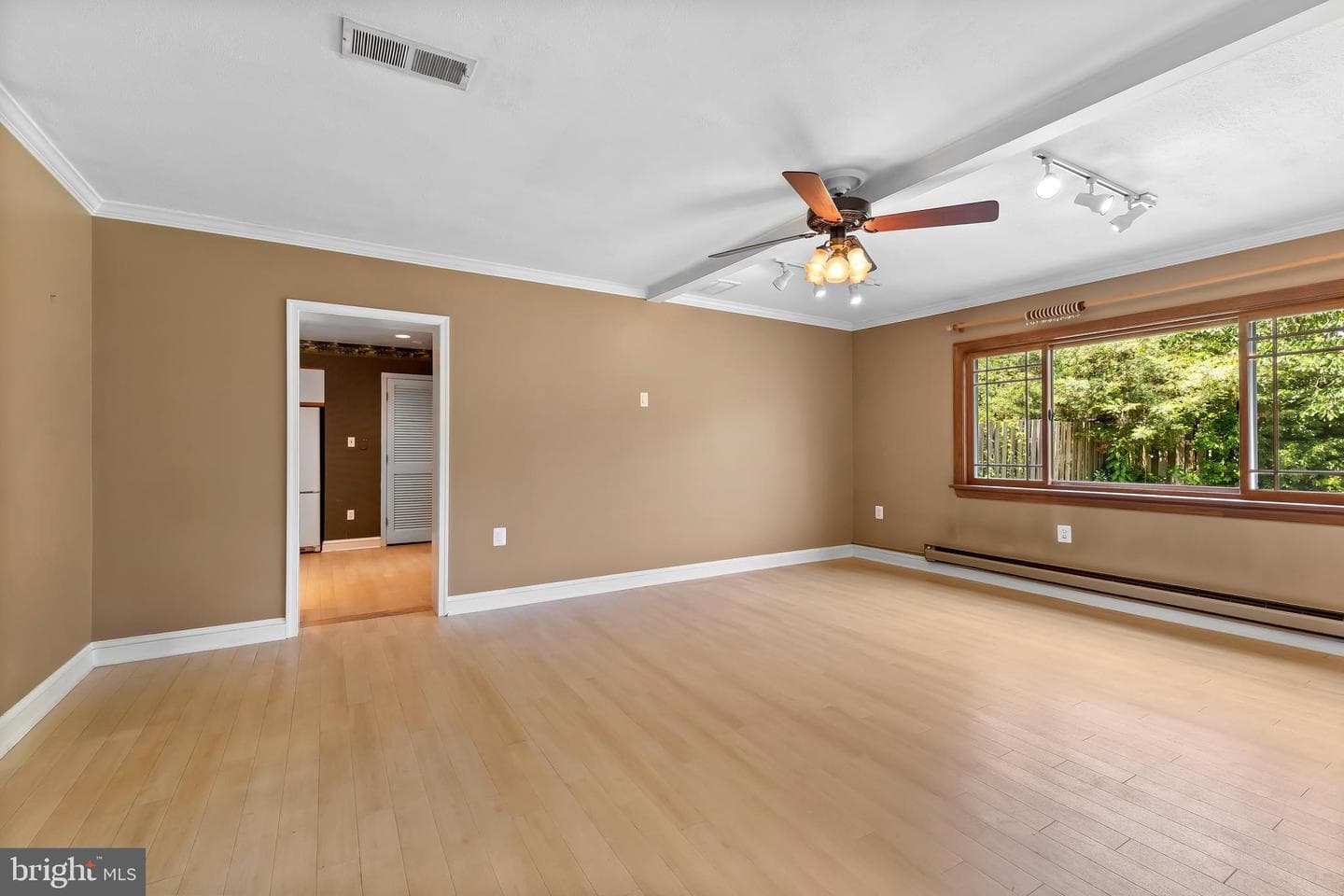 6308 Hawaii Court photo 2