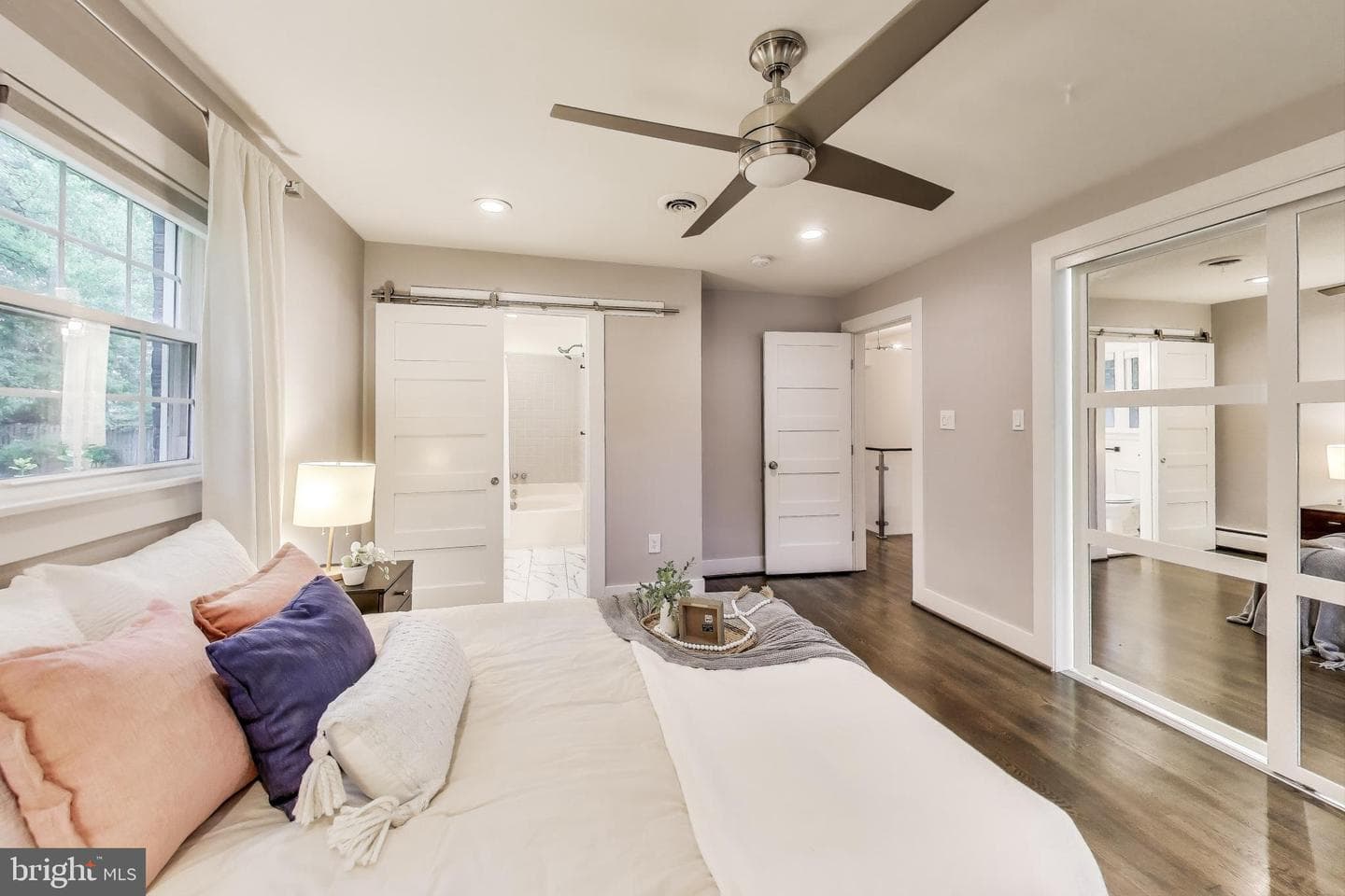 4422 Neptune Drive photo 13