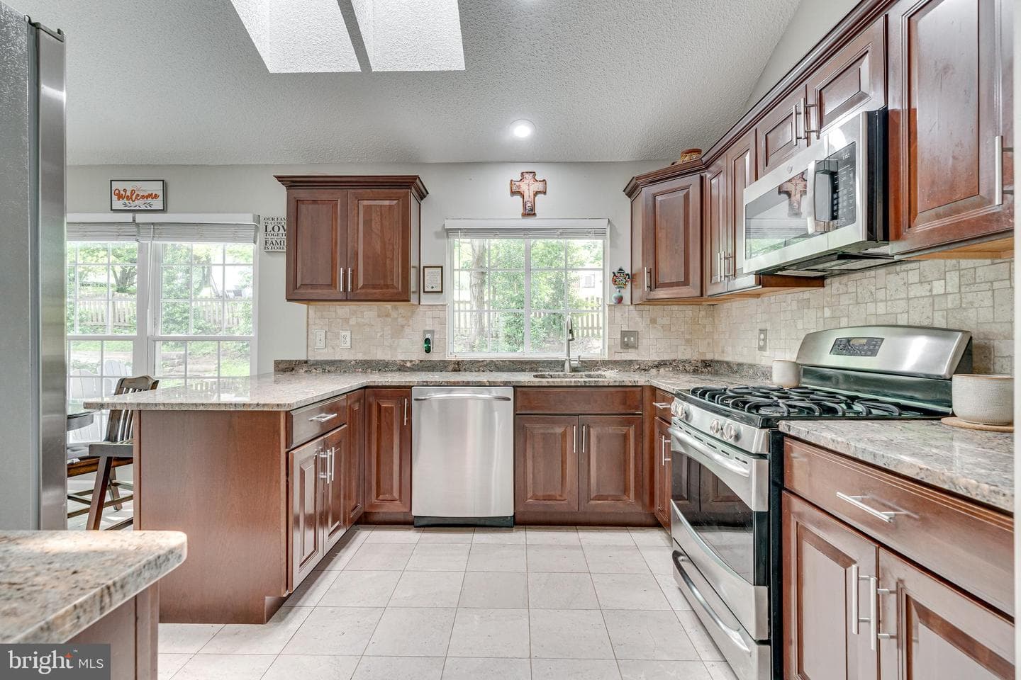 12333 Cliveden Street photo 16