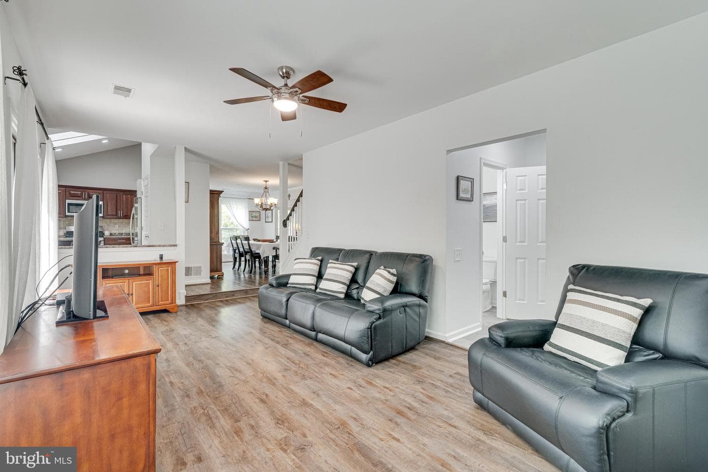 12333 Cliveden Street photo 25