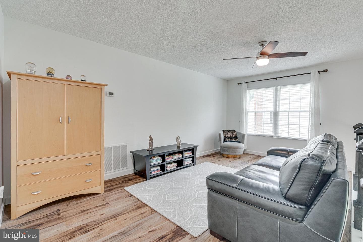 12333 Cliveden Street photo 29