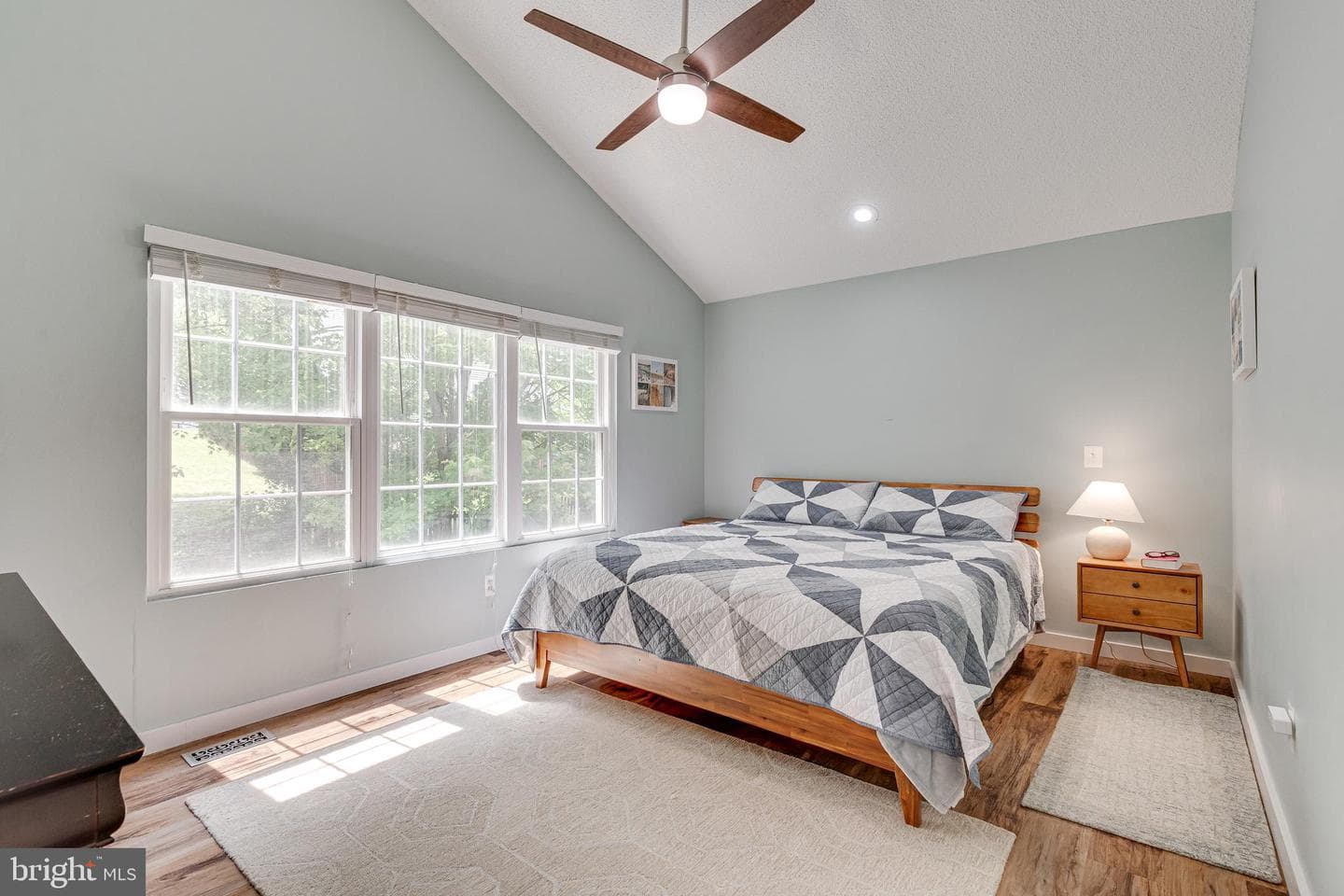 12333 Cliveden Street photo 33