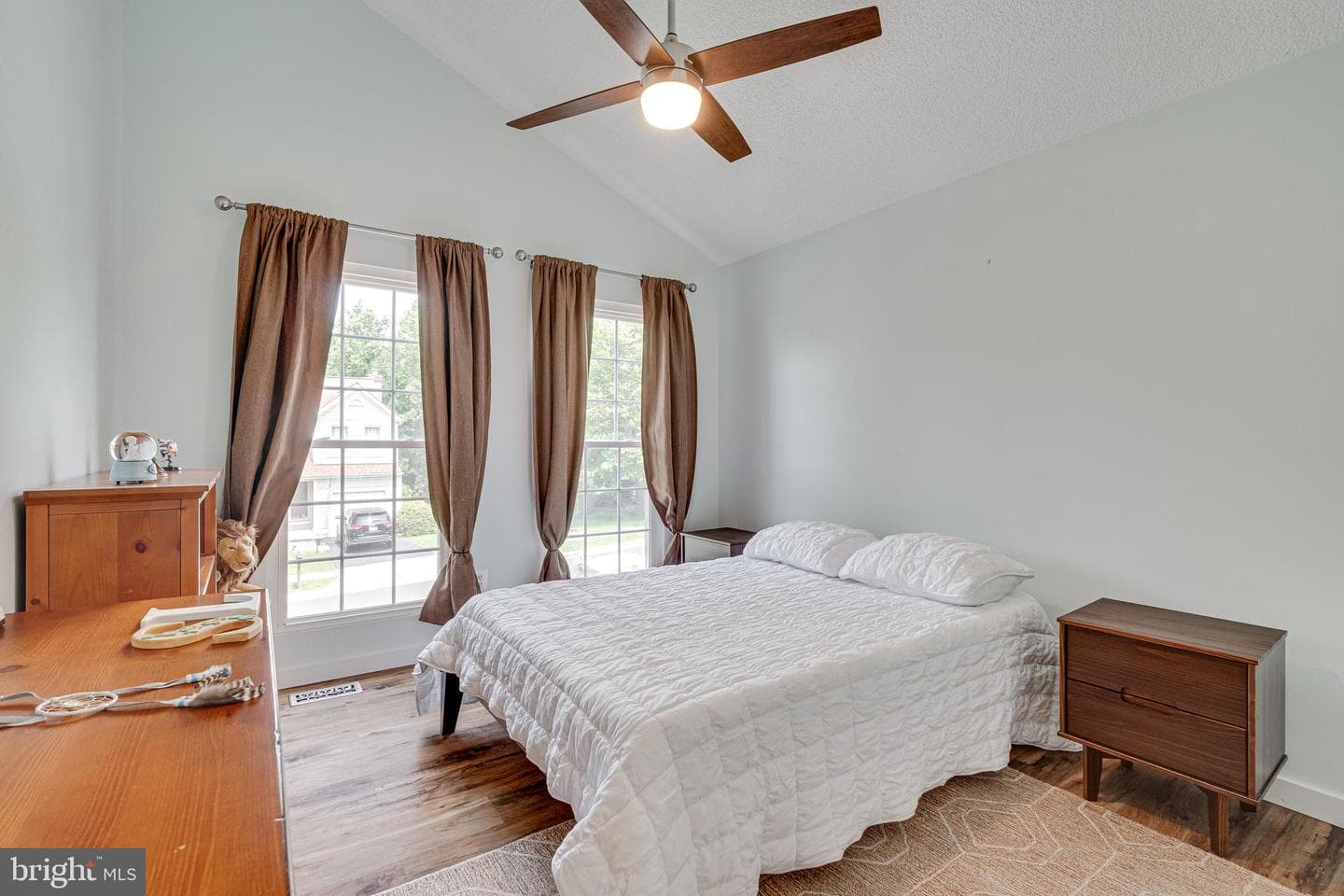 12333 Cliveden Street photo 42
