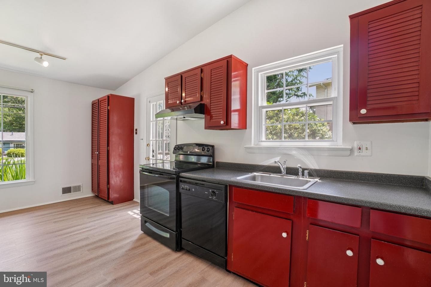 4700 Twinbrook Road photo 8