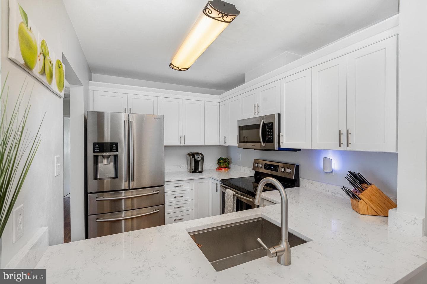 7823 Harrowgate Circle #d photo 9