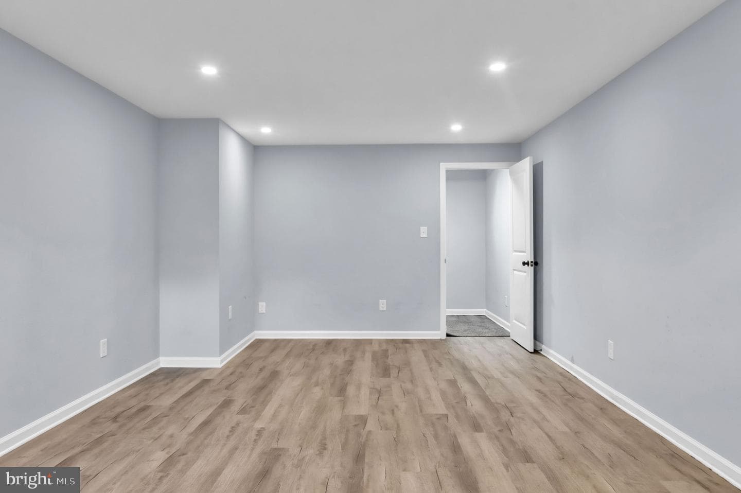 7401 Loughboro Lane photo 33